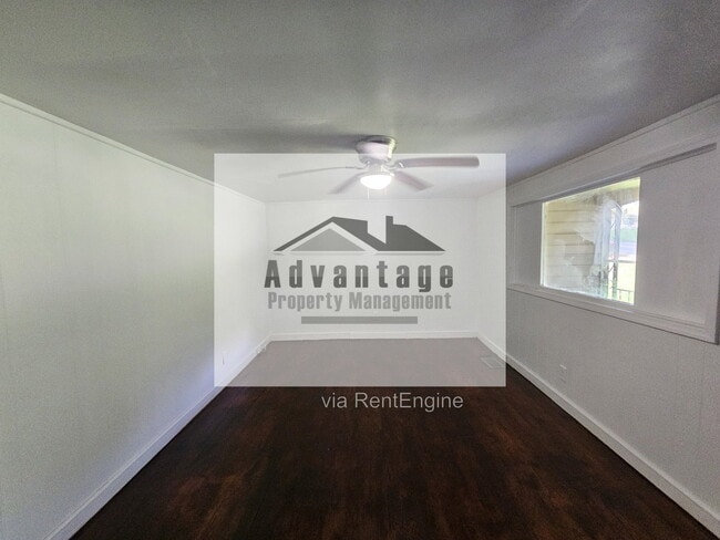 Building Photo - 418 E Brooks Ave
