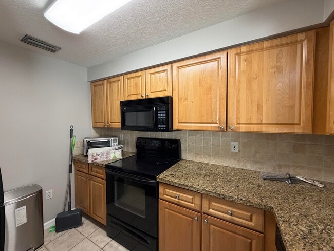 Building Photo - 2052 Alta Meadows Ln