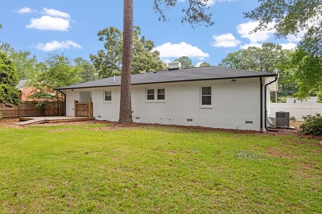Building Photo - RENOVATED Three Bedroom Home!