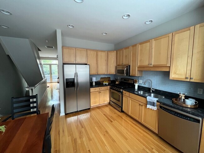 Kitchen - 1021 S Wall St