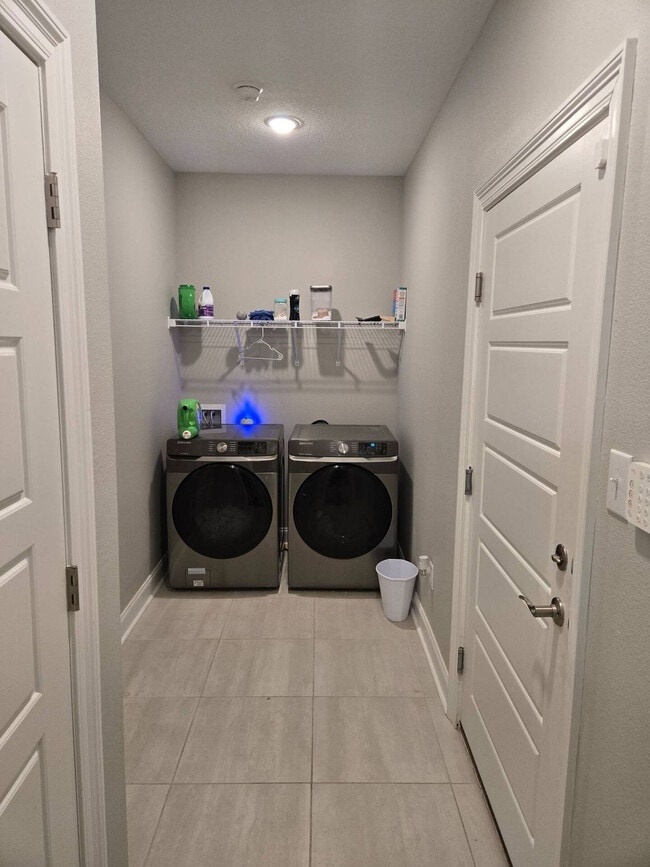 Building Photo - 13812 E El Bonito Dr