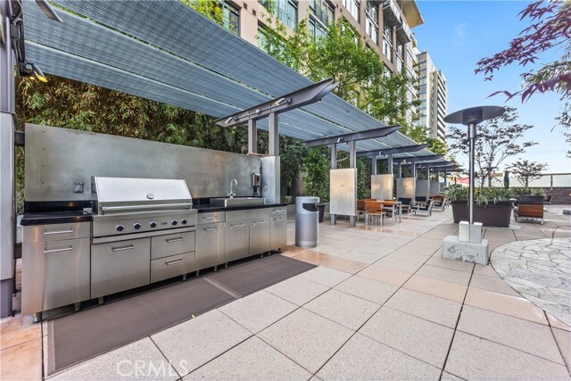 Building Photo - 1100 S Hope St