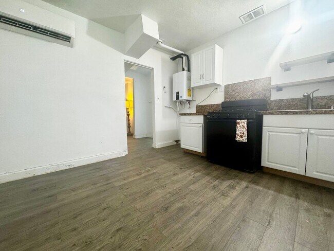 Building Photo - NewB PS T 85225