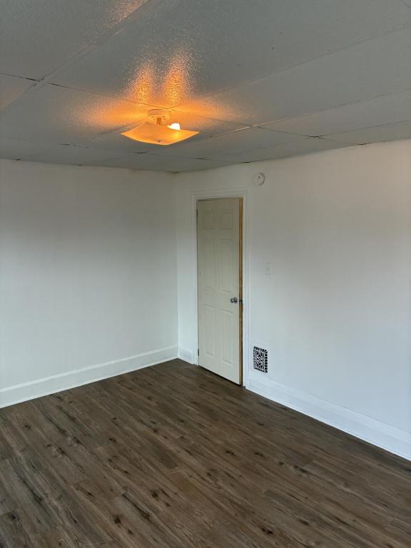 Building Photo - 1320 4th Ave