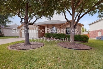 Building Photo - Spacious 4 Bedroom, 2 Bath - Open Layout!