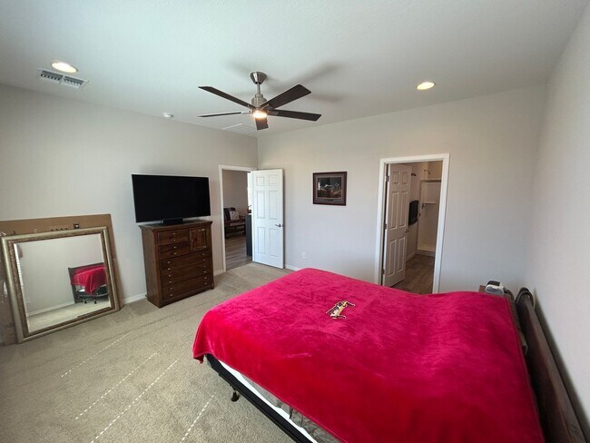 Building Photo - 17567 W Denton Ave