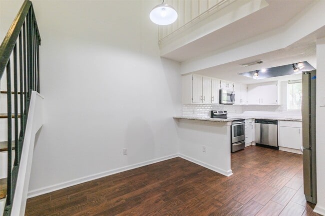 Building Photo - 5005 Georgi Ln