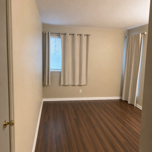 Building Photo - 5510 Armitos Ave