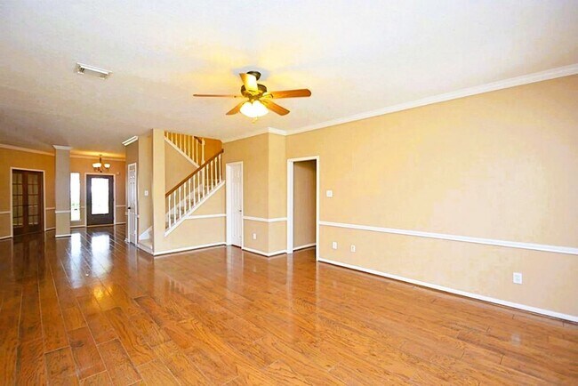 Building Photo - 21523 Santa Clara Dr