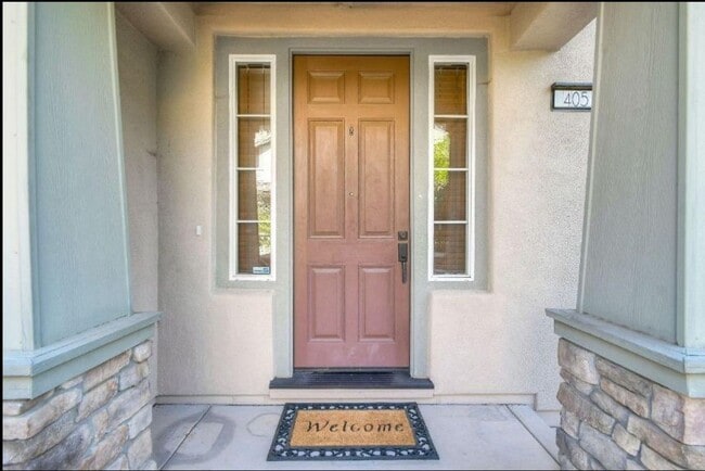 Building Photo - 405 Washington Square