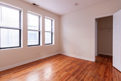 Building Photo - 931 W Dakin St