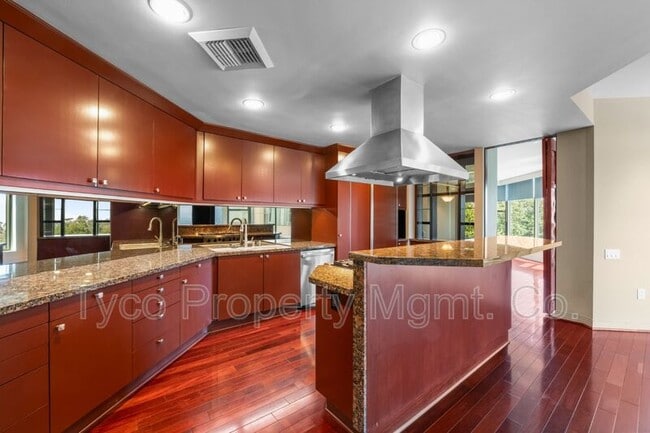 Building Photo - 2500 Sixth Ave