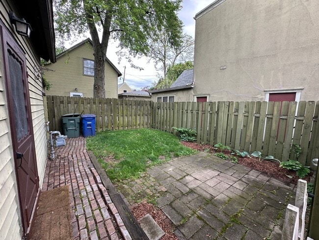 Building Photo - 199 E Whittier St