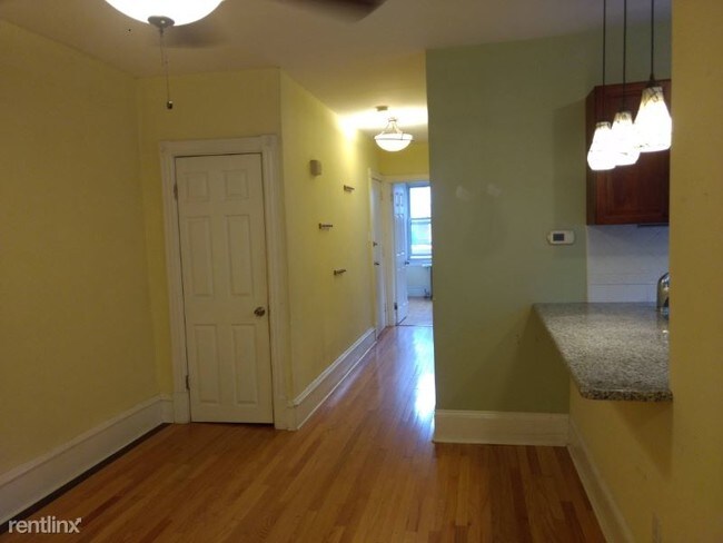 Building Photo - 22 School Ln