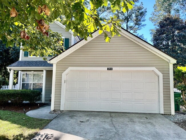 Primary Photo - Three Bedroom Home in the Farm with a Lagoon View!