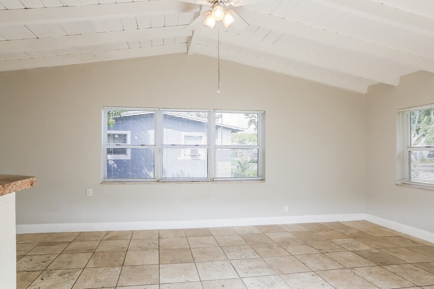 Building Photo - 1616 NW 16th St