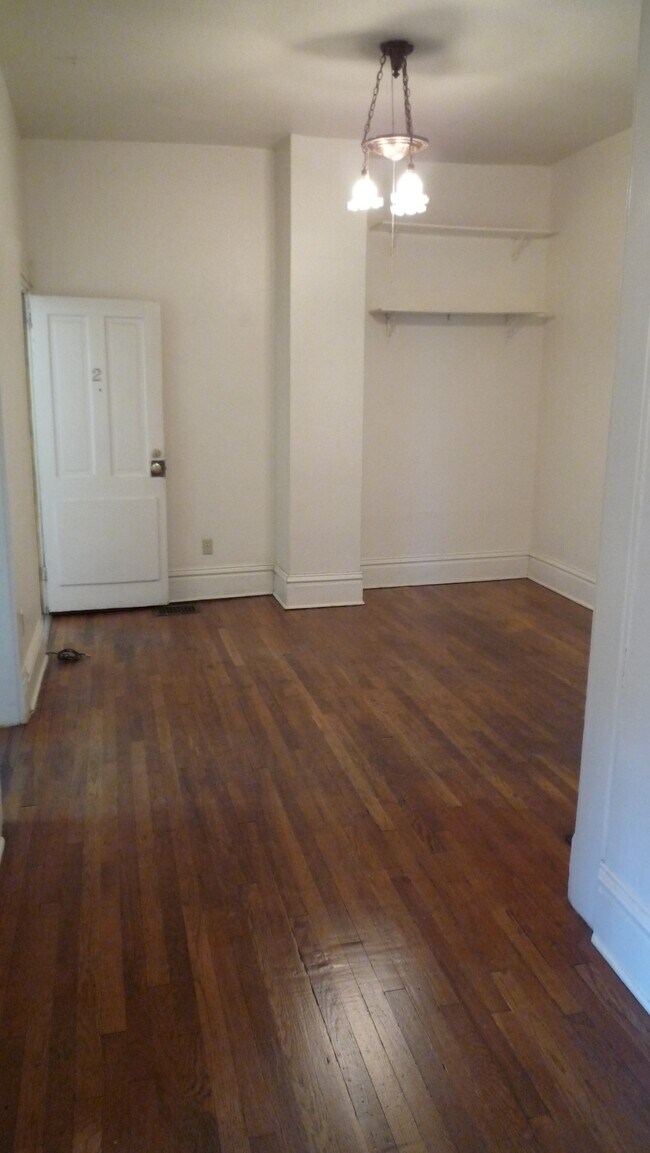 Building Photo - 804 E Kiowa St