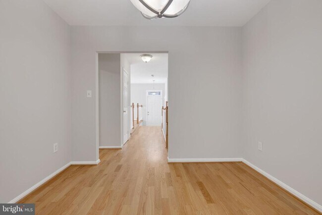 Building Photo - 7267 Olde Lantern Way