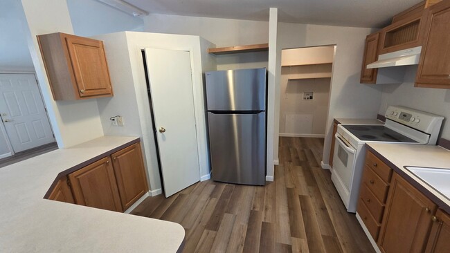 Building Photo - 178 Moonbeam Ln