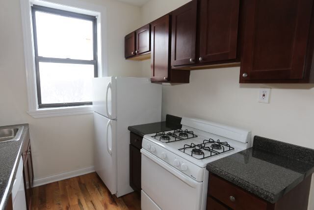 Building Photo - 836 W Waveland