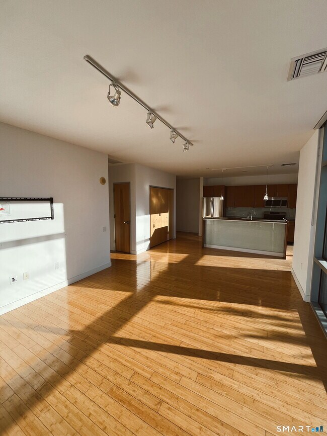 Building Photo - 33 N Water St