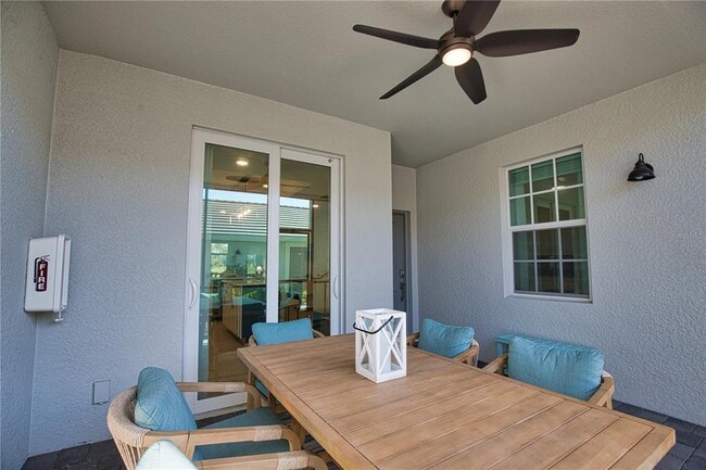 Building Photo - 12470 Wellen Golf St