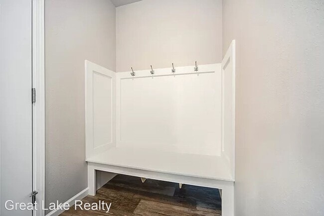 Building Photo - 4 br, 2.5 bath House - 425 Oak Hill Court