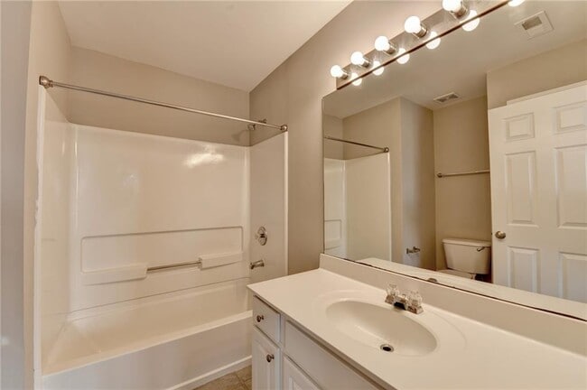 Building Photo - 4021 Edgecomb Dr