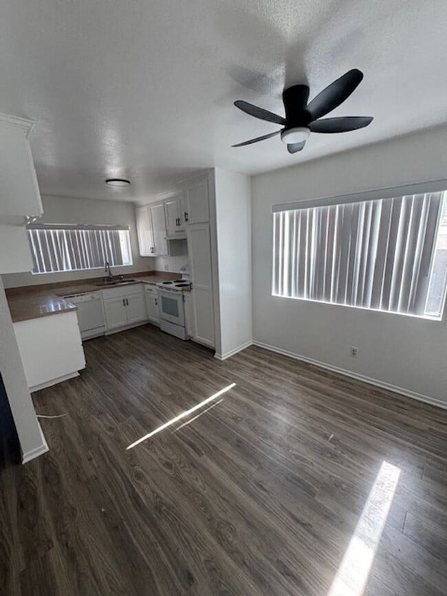 Building Photo - Villa Monaco