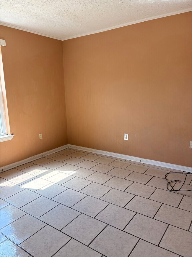 Building Photo - 1510 La Annie Dr