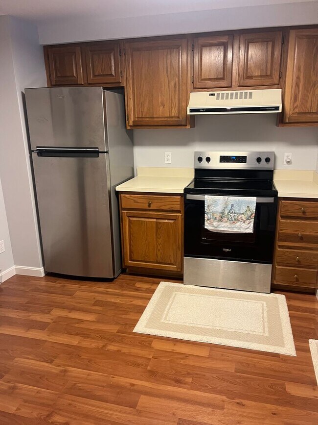 Building Photo - Fully updated 2Bd / 2Br Bassett Pond Condo...