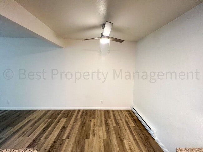 Building Photo - Cozy 2 Bedrooms; 1 Bathroom Condo in Warm ...