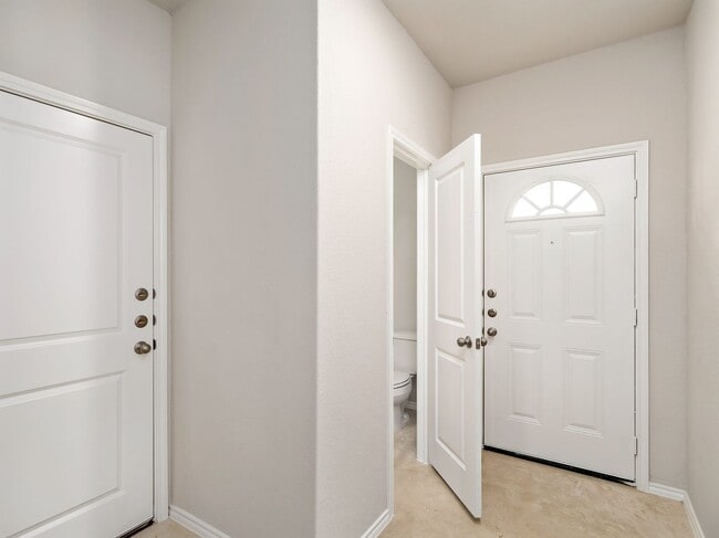 Building Photo - Modern 3-Bedroom Duplex with Garage & Private Yard