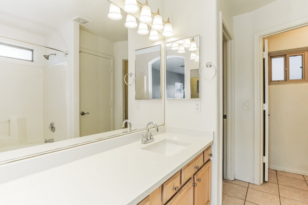 Building Photo - 13381 W Ocotillo Ln