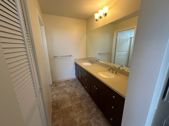 Building Photo - Welcome to the second city of Kapolei. Thi...