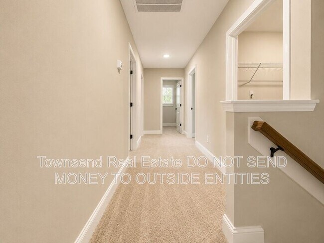 Building Photo - 621 Blawell Cir