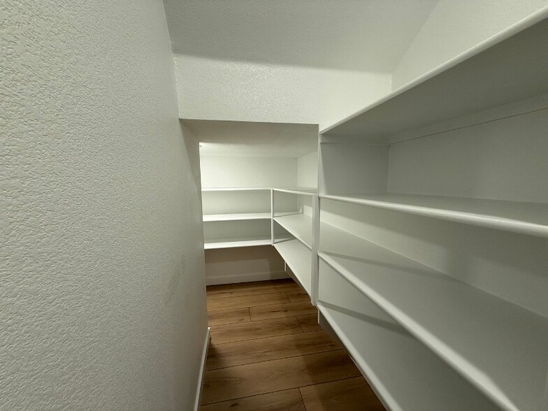 Building Photo - 9660 Axel Fls Ave