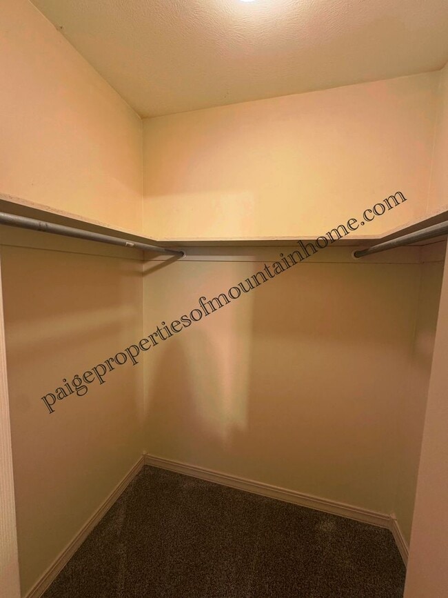 Building Photo - 1218/1220 Ridgecrest