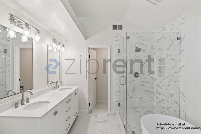 Building Photo - 2475 Canyon Lakes Dr