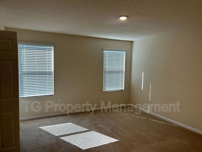 Building Photo - 880 Observatory Pkwy