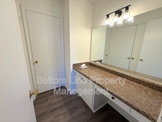 Building Photo - 5810 Hunting Ridge Ln