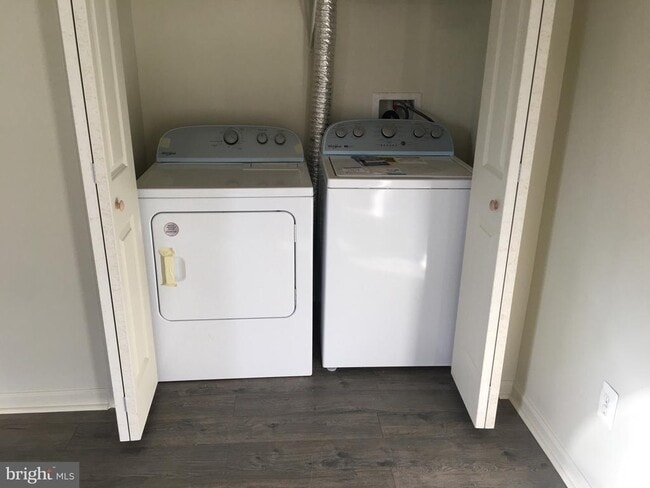 Building Photo - 610 Pendleton Ln