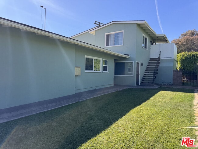 Building Photo - 12001 Sylvester St