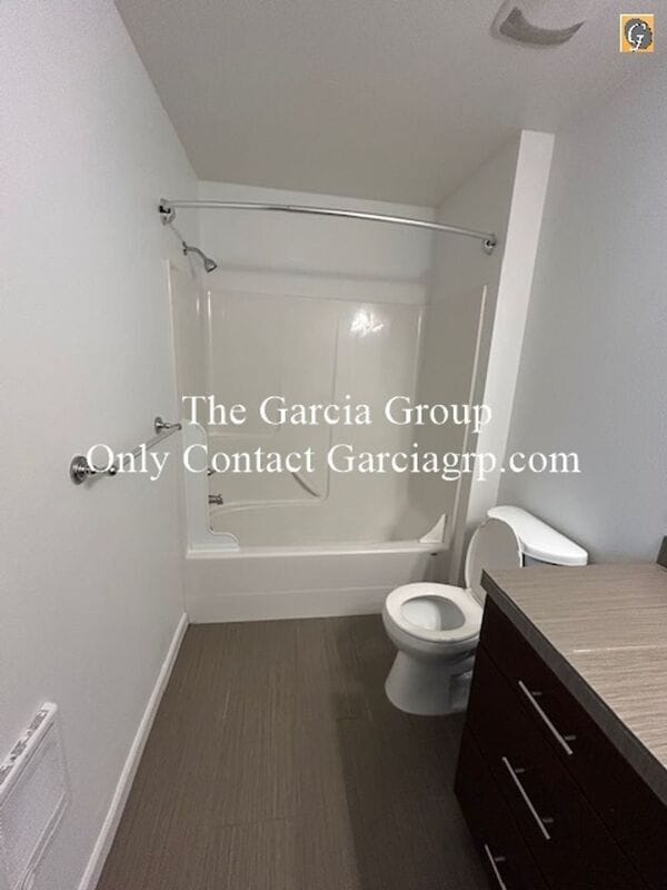 Building Photo - 7128 N Richmond Ave