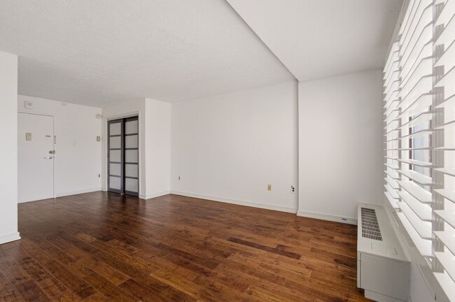 Building Photo - 1440 N St NW