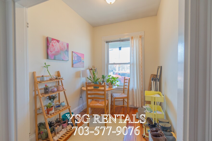 Building Photo - 102 Cypress St