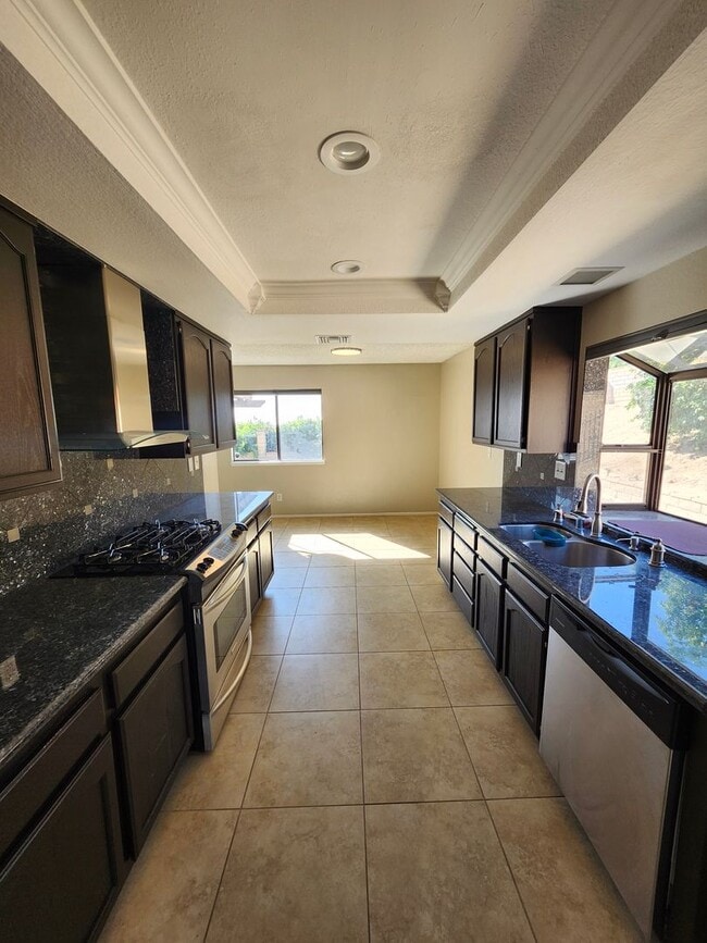 Building Photo - Charming Single-Story Home