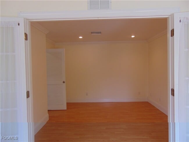 Building Photo - 713 Caloosa Estates Dr