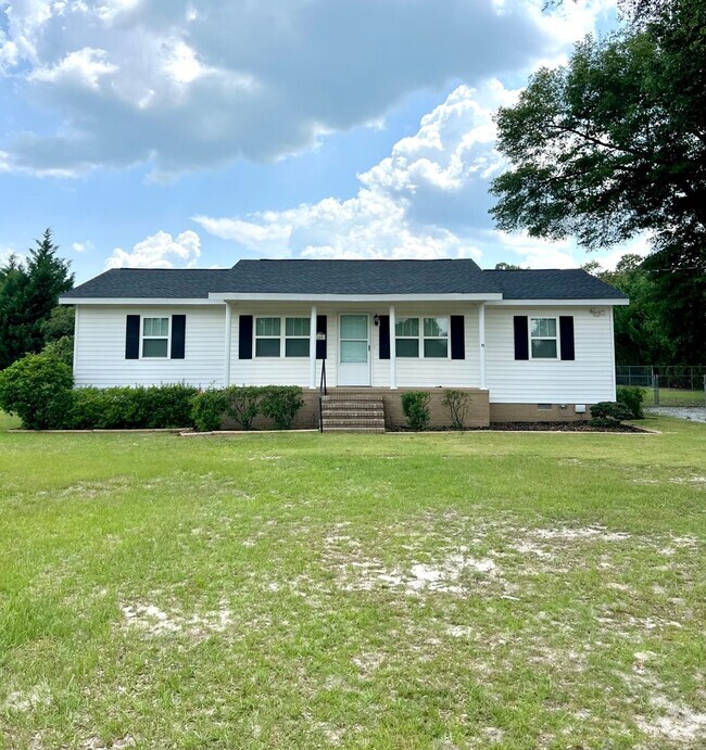 Building Photo - House for Rent in Beech Island, SC!