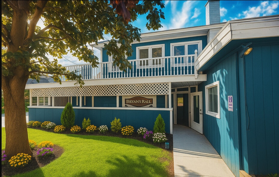 Building Photo - 536 Arsenal St